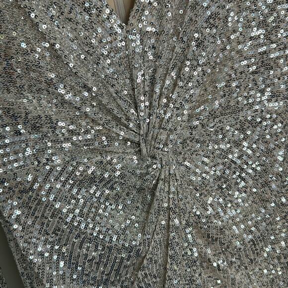 NWT IEENA for MAC DUGGAL Nude Silver Sequin Knotted Long Sleeve Midi Dress Women - Picture 6 of 11